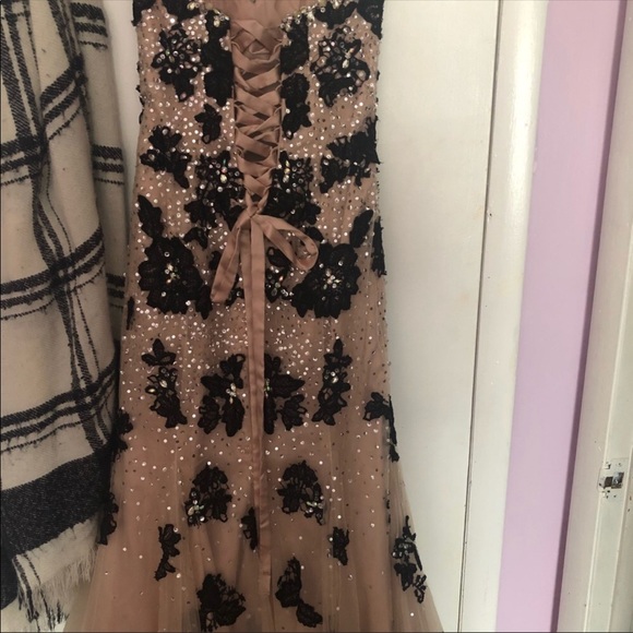 Dress - Picture 3 of 5